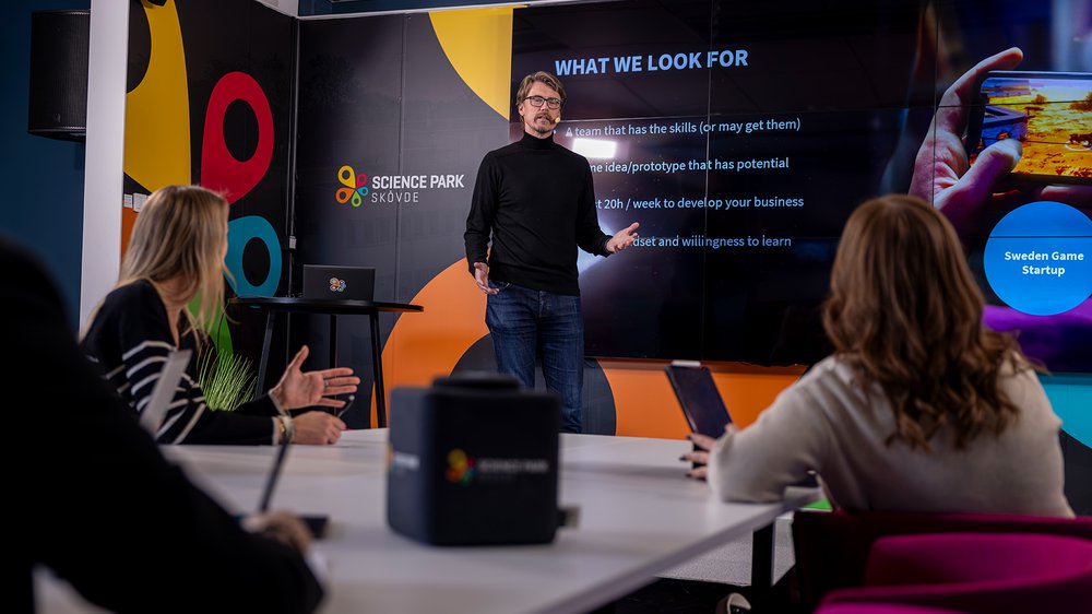 Business Lounge 2.jpg