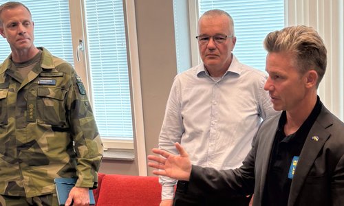 Försvarsministern på besök.jpg