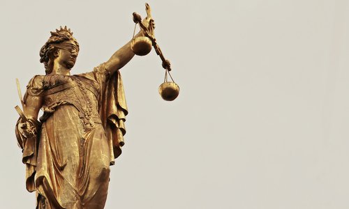 justitia-g3e645f8dc_1920.jpg